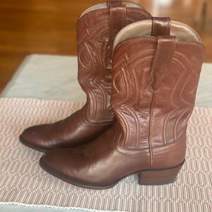 Cuero brown cowboy boots size 7